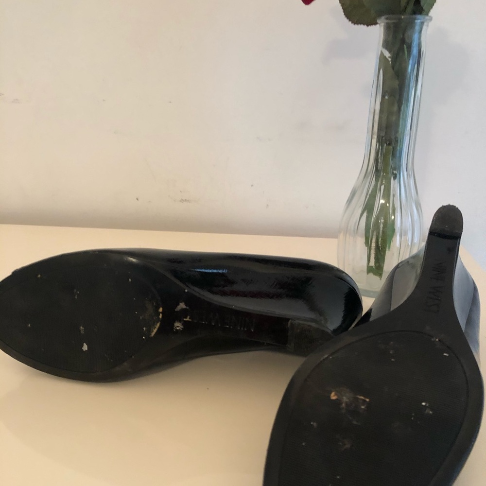 Nine West Black Patent Peep Toe Wedge Pumps - Size 8.5 - Picture 12 of 13